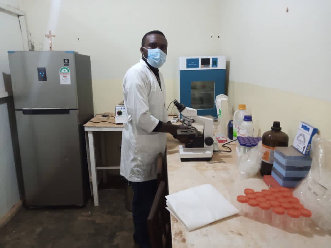Butembo : un quatrième laboratoire vétérinaire voit le jour en RDC. Initiative d’un vétérinaire de l’UCG