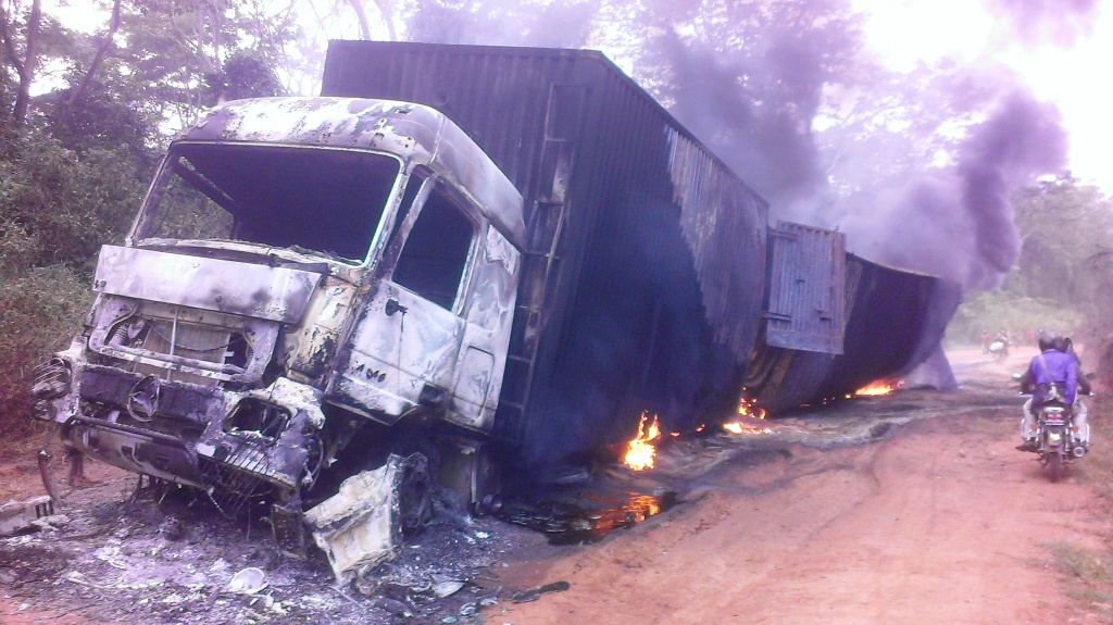 Beni-Kasindi : des personnes tuées et d’autres enlevées, 5 véhicules marque Actros brulés en 2 semaines(Société Ruwenzori)