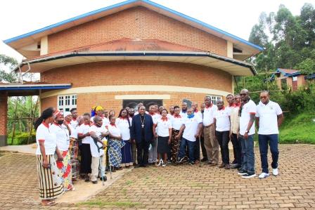 Butembo-Beni : Mgr Sikuli Paluku Melchisédech salue l’initiative de la RBC et ses partenaires pour l’appuie aux Associations Villageoises d’Epargne et de Crédit, AVEC.