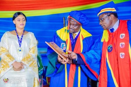 ESU/UCG: le ministre Nzangi Butondo élevé au rang de docteur Honoris Causa pour l’incarnation des valeurs de son alma  mater