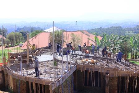 ESU : les travaux de construction d’un amphithéâtre de près 500 places  par les anciens de l’UCG évoluent bien
