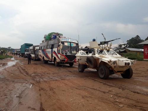 Etat de siège: Toujours pas de convoi pour les gros camions entre sur la route  Oicha-Komanda